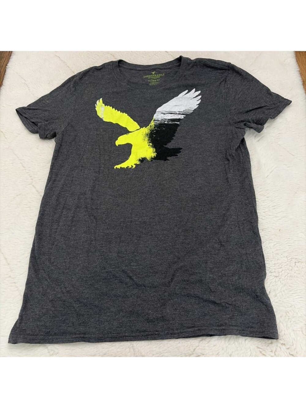 American Eagle Outfitters Classic Fit Gray Neon Men’s Tee Small Center Logo